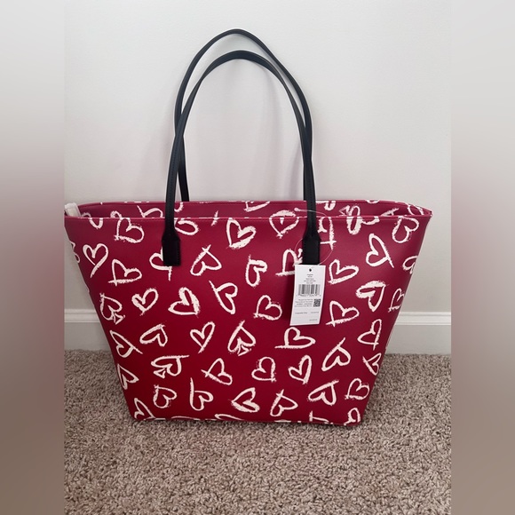 ❌SOLD❌ KATE SPADE Margareta Lipstick Hearts Tote Bag - Valentine’s Day - Picture 2 of 5